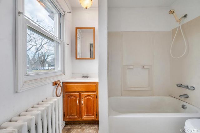 31 West Avenue, West Sayville, NY 11796