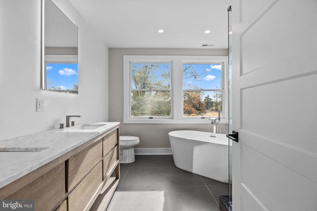 271 STOOPVILLE RD, Newtown, PA 18940