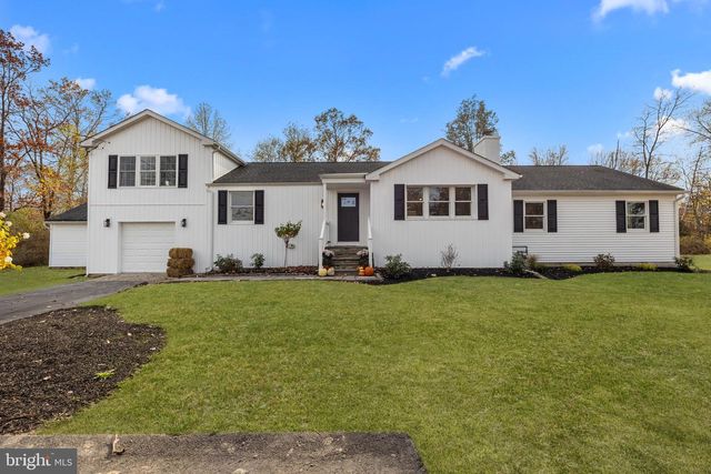 271 STOOPVILLE RD, Newtown, PA 18940