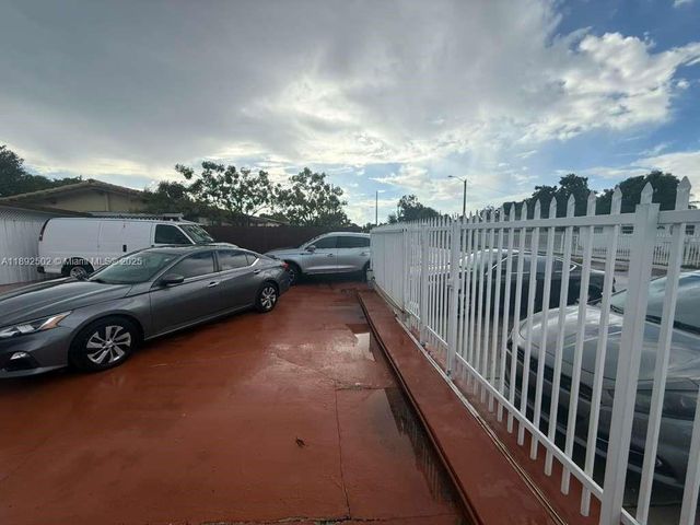 3540 NW 97th St, Miami, FL 33147