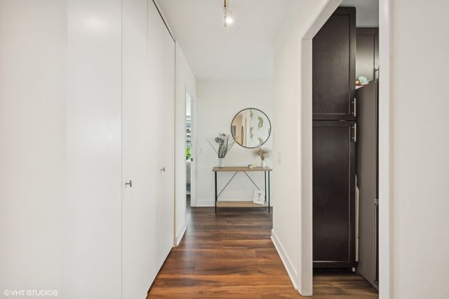 1560 N SANDBURG Terrace 2401, Chicago, IL 60610