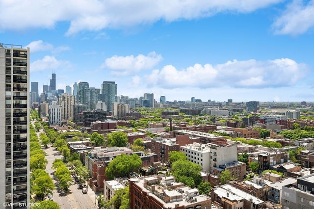 1560 N SANDBURG Terrace 2401, Chicago, IL 60610