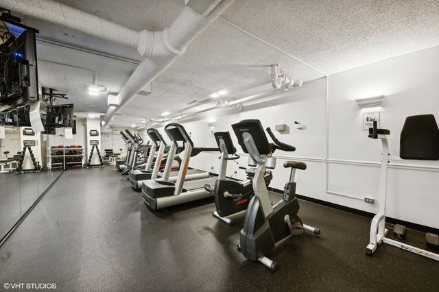 1560 N SANDBURG Terrace 2401, Chicago, IL 60610