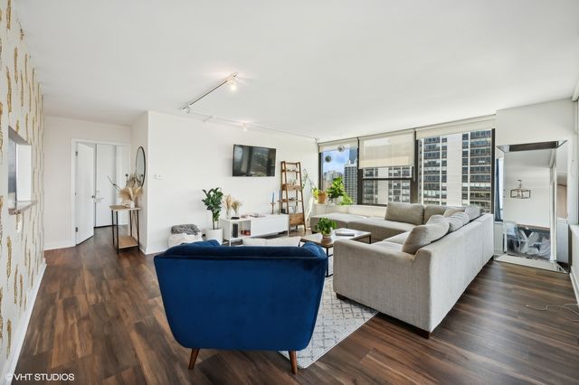 1560 N SANDBURG Terrace 2401, Chicago, IL 60610