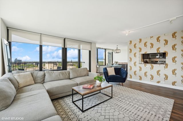 1560 N SANDBURG Terrace 2401, Chicago, IL 60610