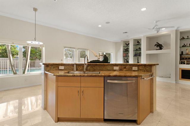 4517 NE 21st Avenue 4, Fort Lauderdale, FL 33308