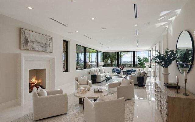 1260 N Lake Way, Palm Beach, FL 33480