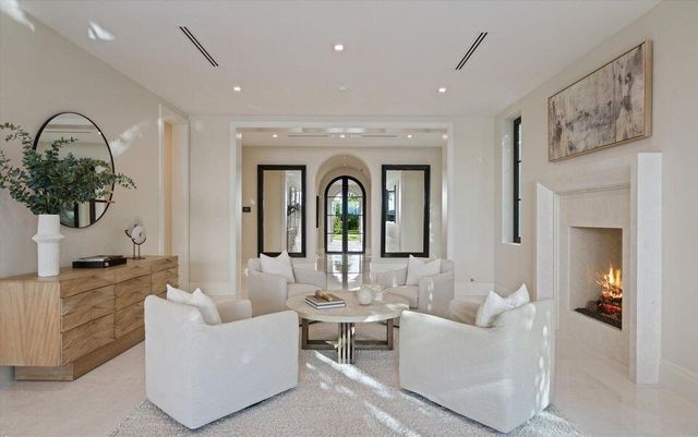 1260 N Lake Way, Palm Beach, FL 33480