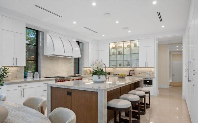 1260 N Lake Way, Palm Beach, FL 33480