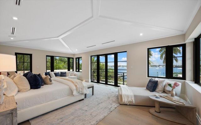 1260 N Lake Way, Palm Beach, FL 33480