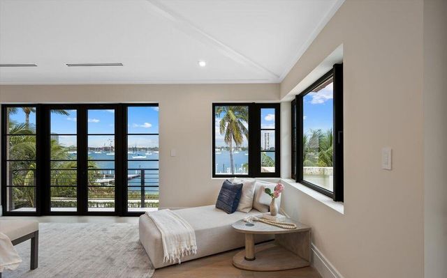 1260 N Lake Way, Palm Beach, FL 33480