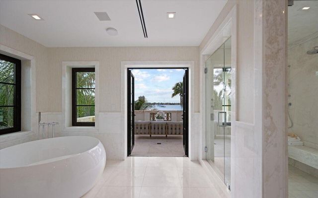 1260 N Lake Way, Palm Beach, FL 33480