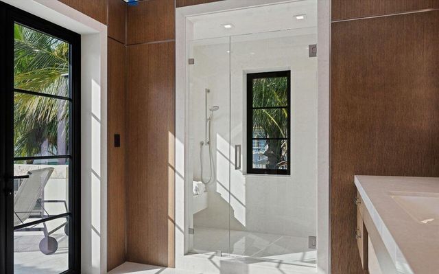 1260 N Lake Way, Palm Beach, FL 33480