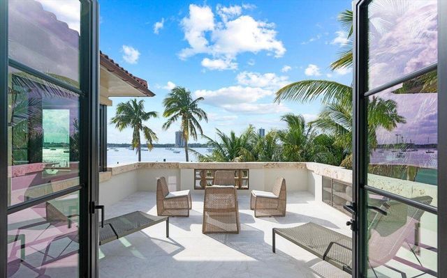 1260 N Lake Way, Palm Beach, FL 33480