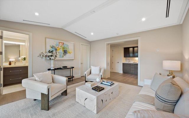 1260 N Lake Way, Palm Beach, FL 33480