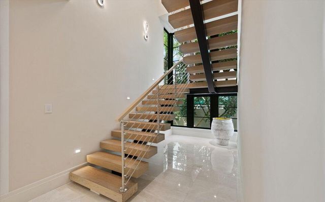 1260 N Lake Way, Palm Beach, FL 33480