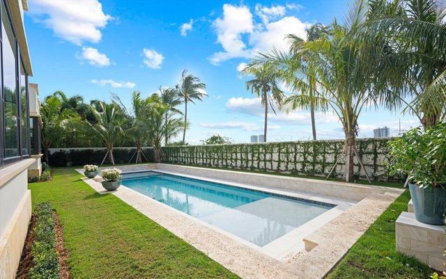 1260 N Lake Way, Palm Beach, FL 33480