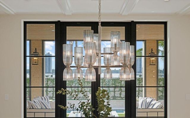 1260 N Lake Way, Palm Beach, FL 33480