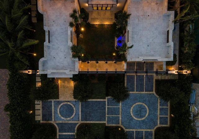 1260 N Lake Way, Palm Beach, FL 33480