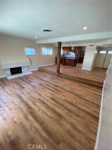 9813 Rhea Avenue, Northridge (los Angeles), CA 91324