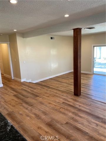 9813 Rhea Avenue, Northridge (los Angeles), CA 91324