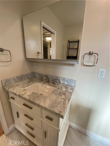 9813 Rhea Avenue, Northridge (los Angeles), CA 91324