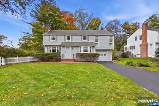 5 McKinley Avenue, Caldwell, NJ 07006