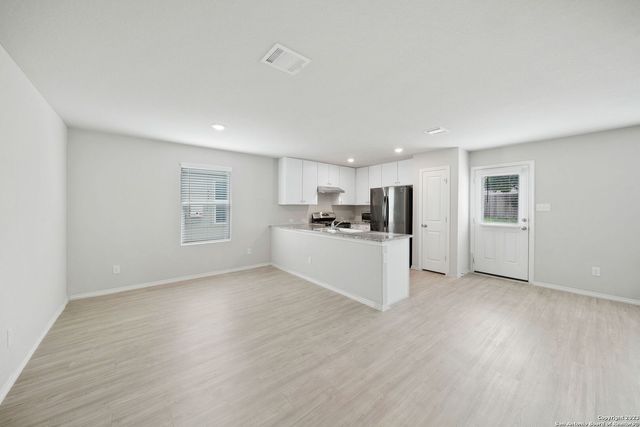 10135 Braun Cloud, San Antonio, TX 78254