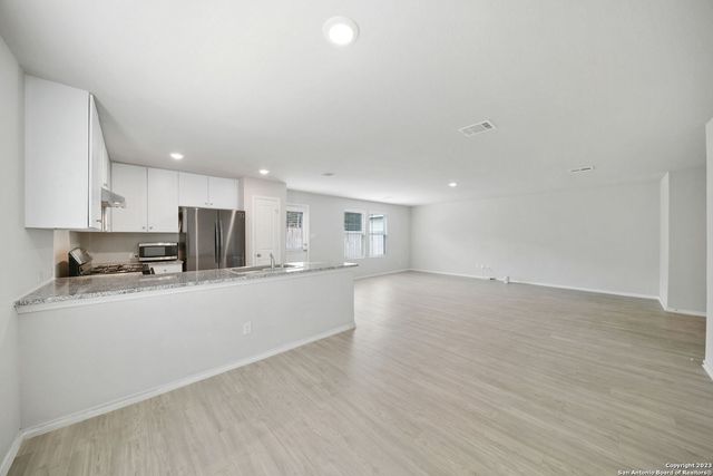 10135 Braun Cloud, San Antonio, TX 78254