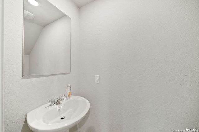 10135 Braun Cloud, San Antonio, TX 78254