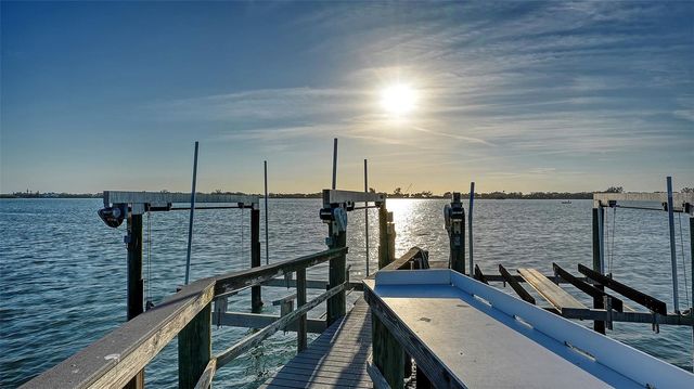 324 BAYSHORE DRIVE, Osprey, FL 34229