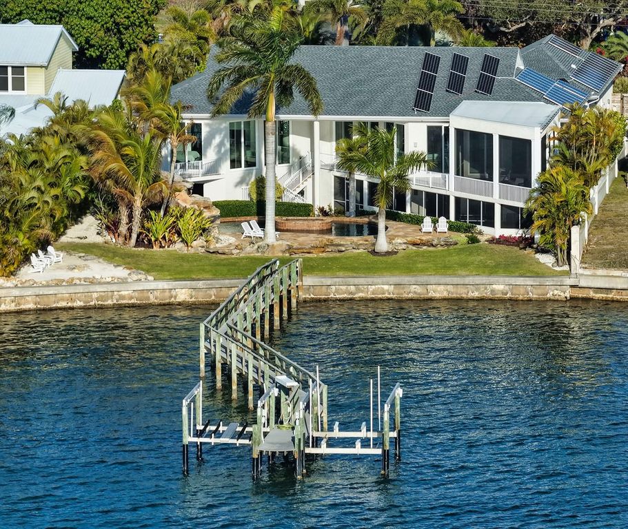 324 BAYSHORE DRIVE, Osprey, FL 34229