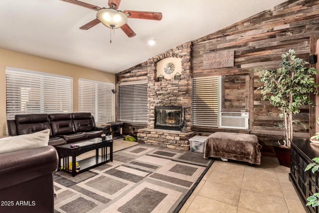 205 E IRVINE Road, Phoenix, AZ 85086