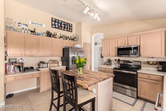 205 E IRVINE Road, Phoenix, AZ 85086