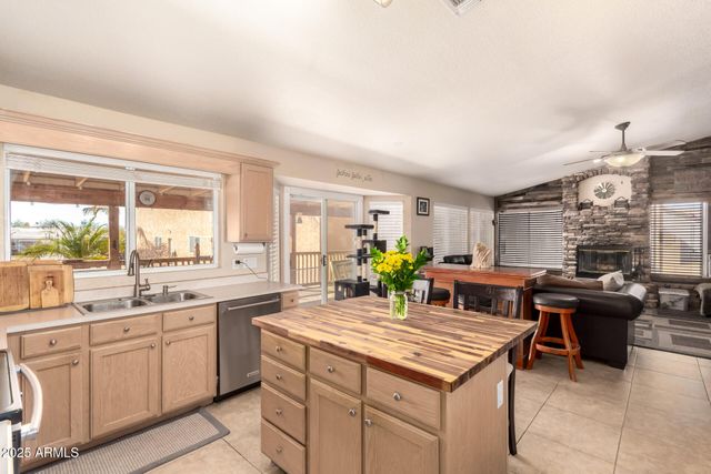 205 E IRVINE Road, Phoenix, AZ 85086