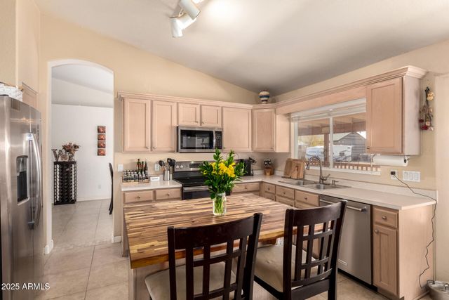 205 E IRVINE Road, Phoenix, AZ 85086