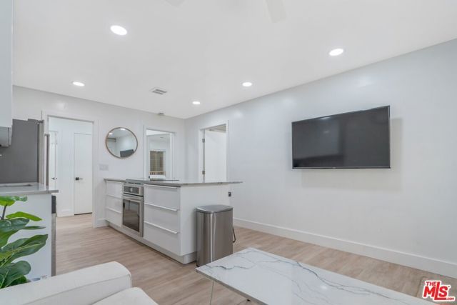1525 E 2nd Street 5, Long Beach, CA 90802