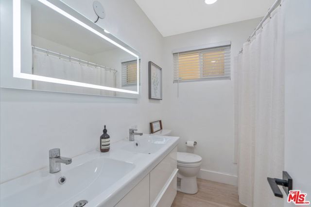 1525 E 2nd Street 5, Long Beach, CA 90802