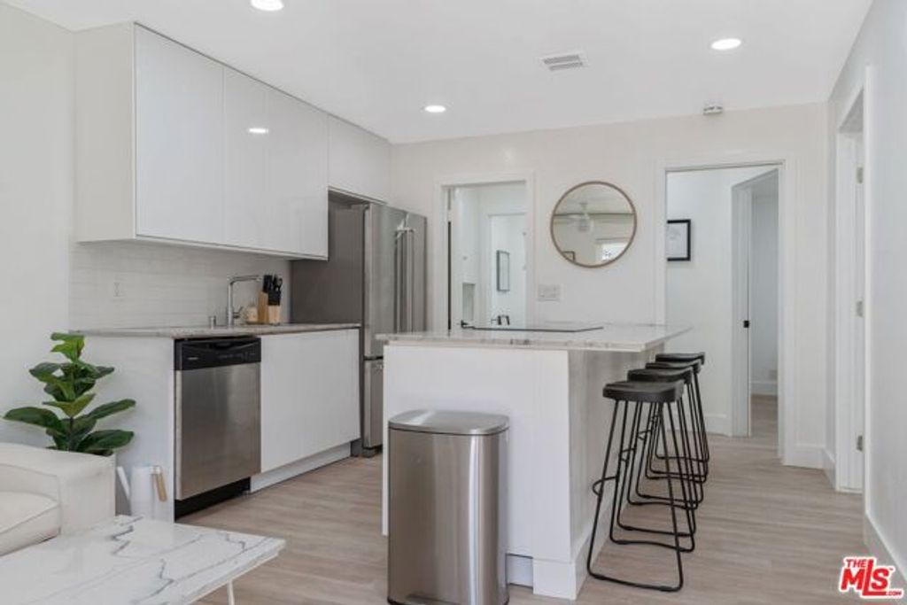 1525 E 2nd Street 5, Long Beach, CA 90802
