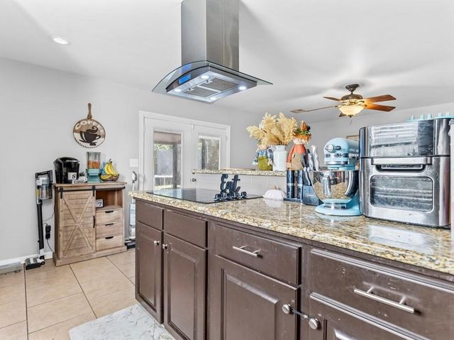 4009 Rice Avenue, Bay City, TX 77414