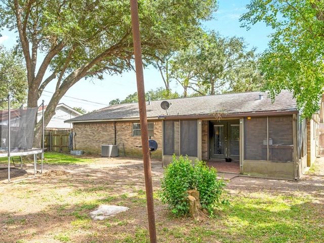 4009 Rice Avenue, Bay City, TX 77414