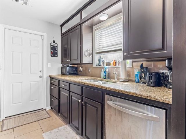 4009 Rice Avenue, Bay City, TX 77414