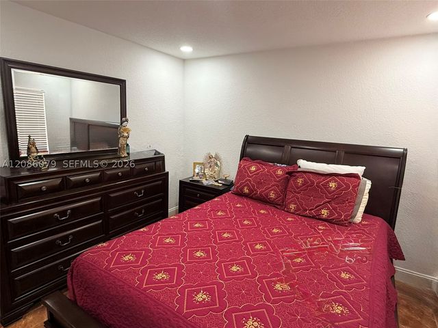 343 W 11th St, Hialeah, FL 33010