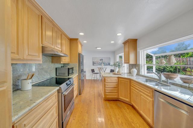 728 Murphy Drive, San Mateo, CA 94402