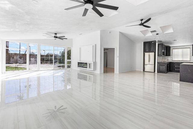 4401 W McRae Way, Glendale, AZ 85308