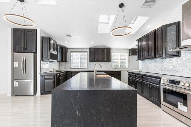 4401 W McRae Way, Glendale, AZ 85308