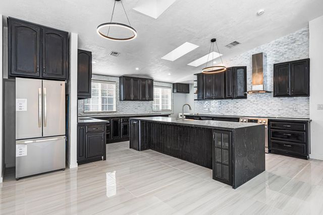 4401 W McRae Way, Glendale, AZ 85308