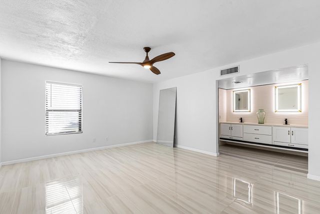 4401 W McRae Way, Glendale, AZ 85308