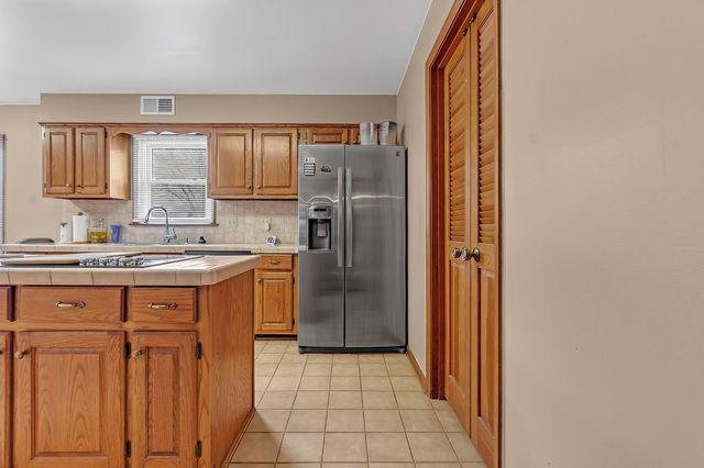 3247 PATRICIA ELLEN DR, Bartlett, TN 38133