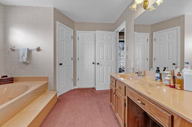 3247 PATRICIA ELLEN DR, Bartlett, TN 38133